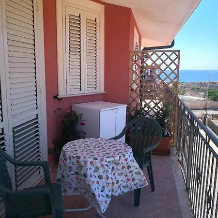 La Casa Di Marinella Apartment